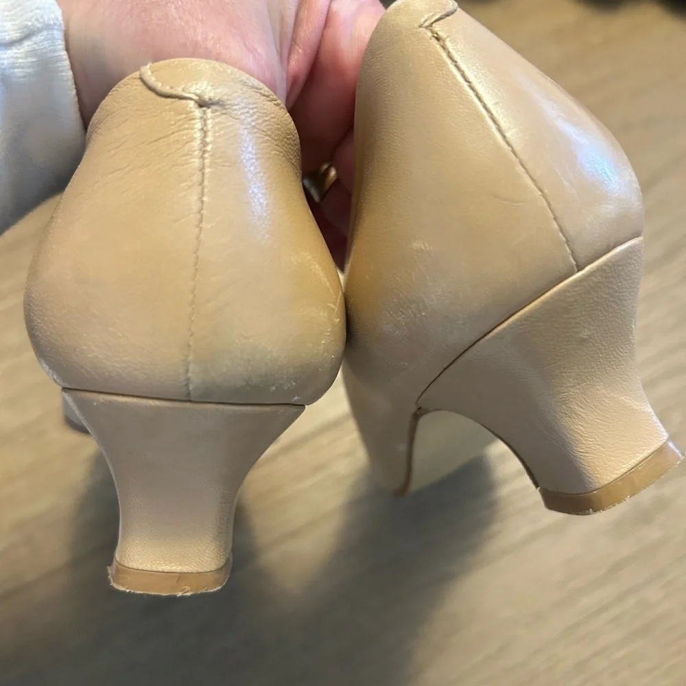 Bandolino size 10 cream pump